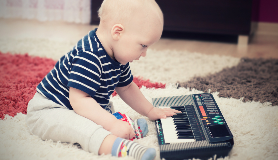 Estimula el desarrollo de tu peque con música para bebés